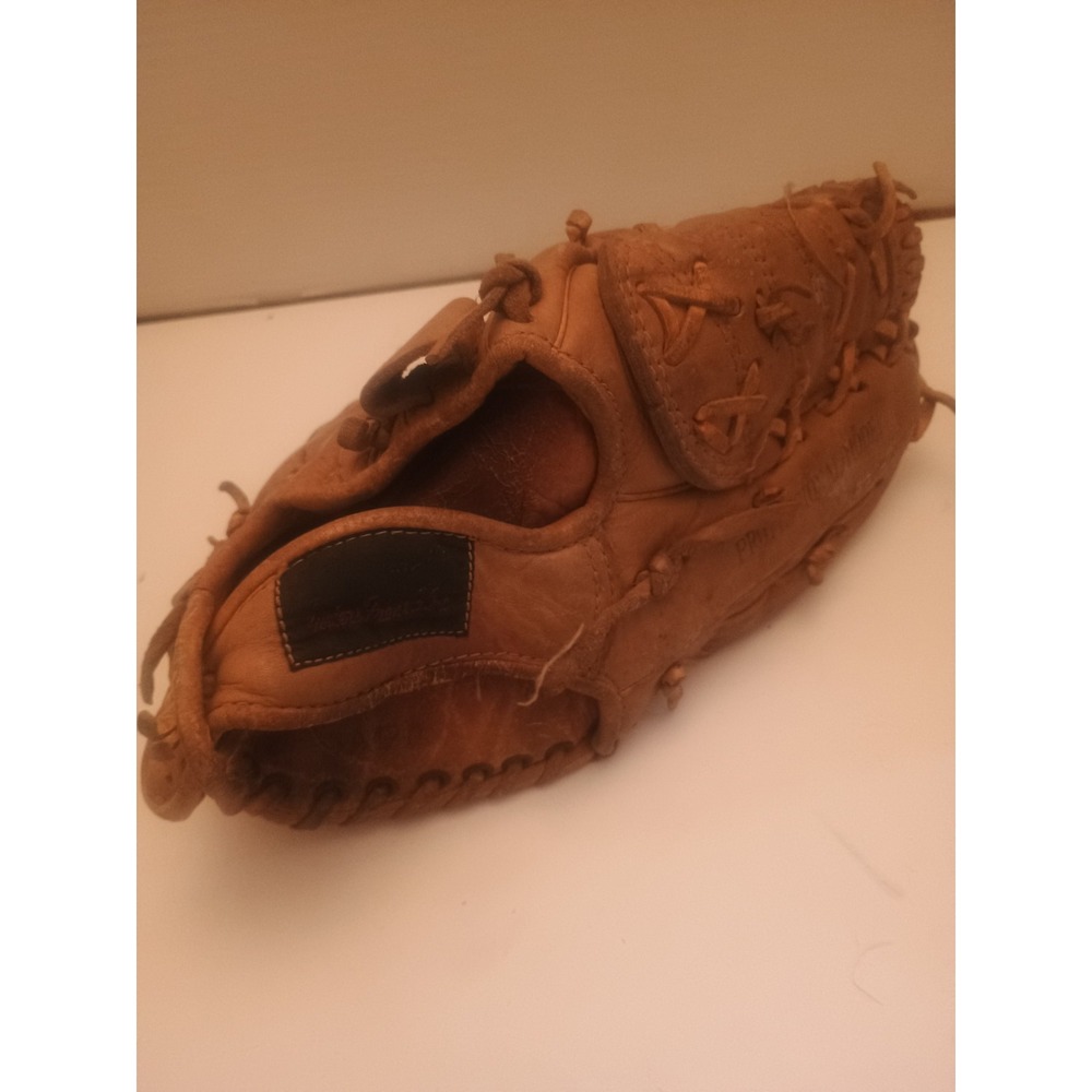 Vintage Professional Model 3220 Ball Glove